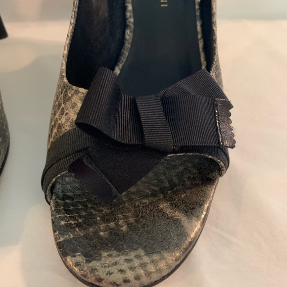 Antonio Melani leather snakeskin print heels - Picture 3 of 7